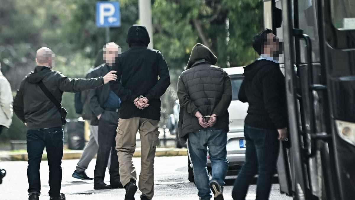 Ραγδαίες εξελίξεις στην υπόθεση του κυκλώματος προστασίας: Προφυλακίστηκαν τρεις κατηγορούμενοι, ανάμεσά τους και η «αστυνομικός της χρονιάς»