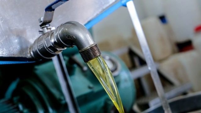 Έρχονται μεγάλα πρόστιμα: Τέλος ο τενεκές με το λάδι χωρίς παραστατικά – Αντιδρούν οι παραγωγοί