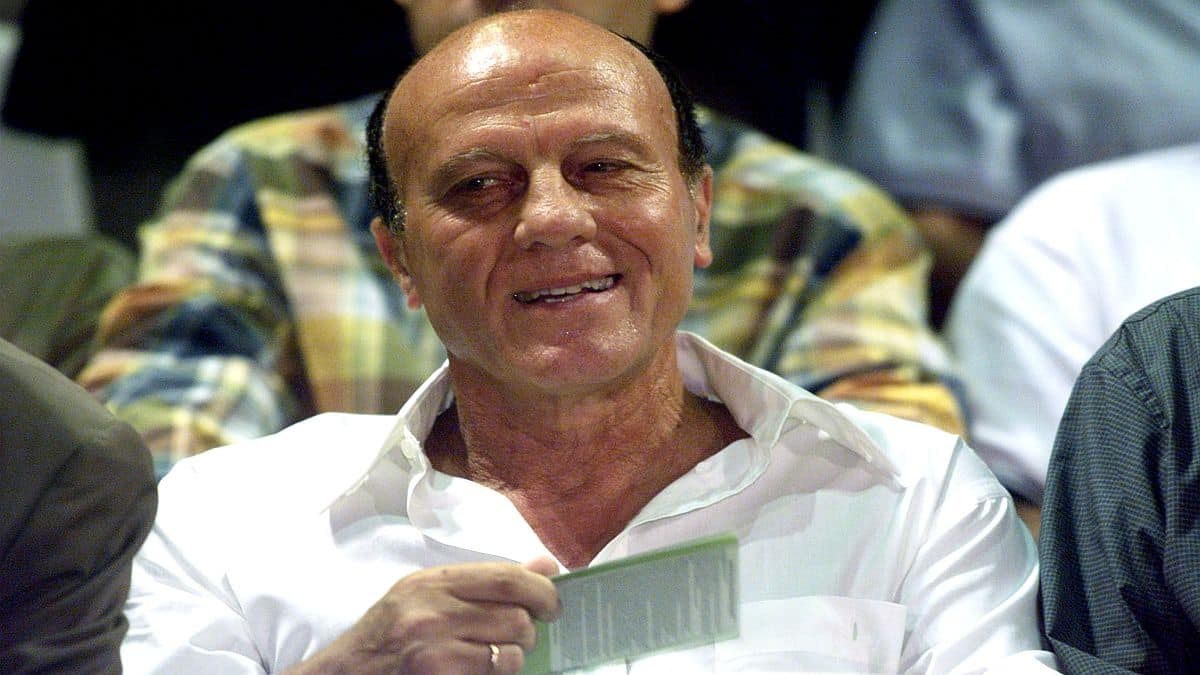 Μίμης Δομάζος: Το τελευταίο αντίο στον Στρατηγό του ελληνικού ποδοσφαίρου – Σε Λεωφόρο και Μητρόπολη το λαϊκό προσκύνημα