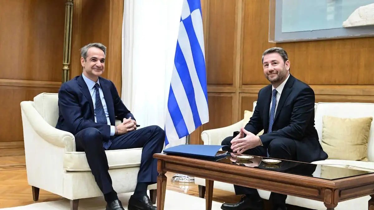 Δημοσκόπηση Palmos Analysis: Διπλασιάζει τη διαφορά με το ΠΑΣΟΚ η Νέα Δημοκρατία – «Ναι» σε ιδιωτικά ΑΕΙ, «Όχι» στη μονιμότητα στο Δημόσιο
