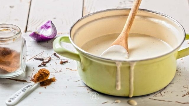 Γιατί δεν βγαίνει η μπεσαμέλ όπως θέλουμε; Αυτά είναι τα 5 πιο συχνά λάθη!