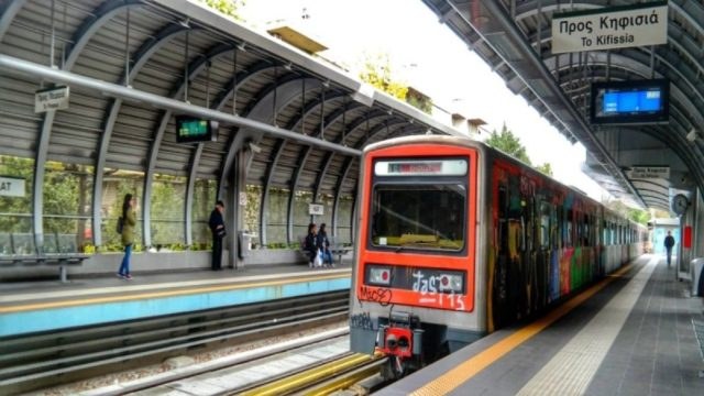 Τι πιο σύνηθες: Συναγερμός στο Μοσχάτο – Καπνοί σε βαγόνι του ηλεκτρικού