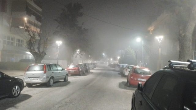Χάος σε Κηφισό και Κηφισίας… λόγω ομίχλης: Στο «κόκκινο» οι βασικές οδικές αρτηρίες από τα χαράματα (videos+photos)