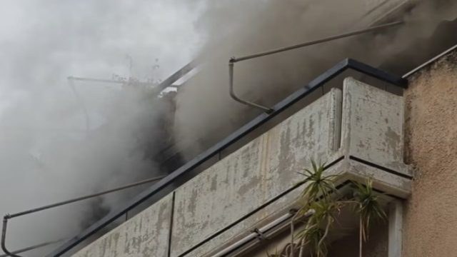 Παγκράτι: Φωτιά σε διαμέρισμα τέταρτου ορόφου  – Εκτεταμένες φθορές
