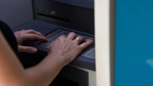 Μάστιγα οι τραπεζικές απάτες: Μεγάλη προσοχή – Αυτα είναι τα ψηφία που δεν πρέπει να έχει το PIN σας