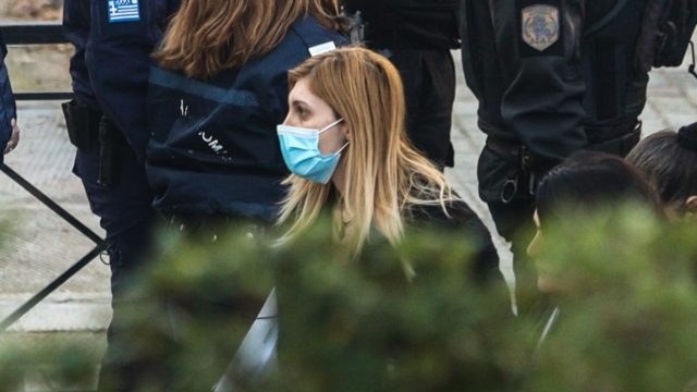 Πισπιρίγκου: «Με λένε σκύλα, είμαι εντελώς μόνη μου, τα κρατάω μέσα μου και θα τα βγάλω ψυχοσωματικά»