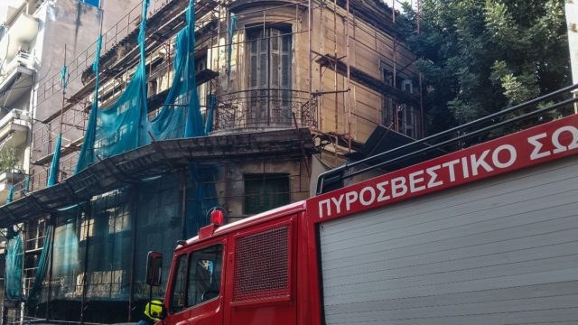 Τραγωδία στην πλατεία Αττικής: Νεκρή ηλικιωμένη μετά από φωτιά σε διαμέρισμα