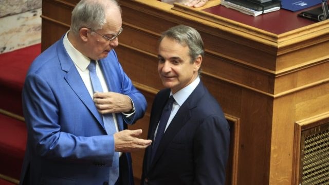 Πρόεδρος της Δημοκρατίας: Η ζυγαριά γέρνει υπέρ του Τασούλα – Η περίπτωση Βενιζέλου και η στάση της Σακελλαροπούλου