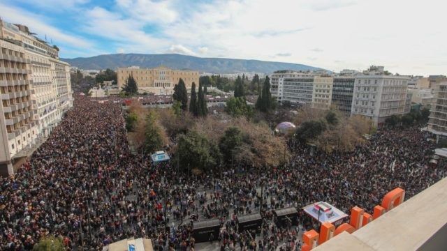 «Δεχθήκαμε πιέσεις για το μπάζωμα»: Έγγραφο ντοκουμέντο με καταθέσεις αστυνομικών – Βίντεο με την εμπορική αμαξοστοιχία πριν από τη σύγκρουση