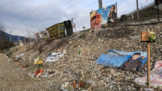 Συνεχίζεται η συγκάλυψη των Τεμπών: Έδωσαν εντολή να καταστραφεί βιολογικό υλικό των θυμάτων 40 μέρες μετά την τραγωδία