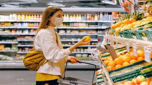 Eurostat: Μεγάλη πτώση στις τιμές των τροφίμων στην Ελλάδα τον Δεκέμβριο – Η καλύτερη επίδοση στην Ευρωζώνη