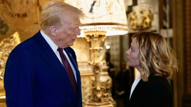 Η Τζόρτζια Μελόνι συναντήθηκε με τον Ντόναλντ Τραμπ στο θέρετρό του στη Φλόριντα