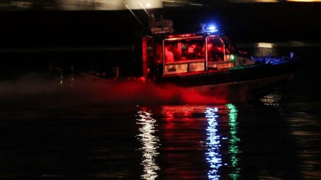«Βλέπετε το αεροπλάνο; Θεέ μου»: Συγκλονίζουν οι διάλογοι πριν και μετά την αεροπορική τραγωδία στην Ουάσιγκτον
