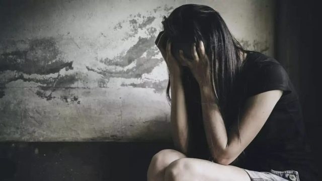 Πάτρα: Με γέλια και τραγούδια στο κρατητήριο οι κατηγορούμενοι για τον βιασμό της 16χρονης – Μηνύματα τους «καίνε»