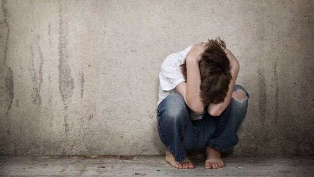 Φρίκη στην Φλώρινα: 13χρονος βίαζε το 6χρονο ξαδερφάκι του