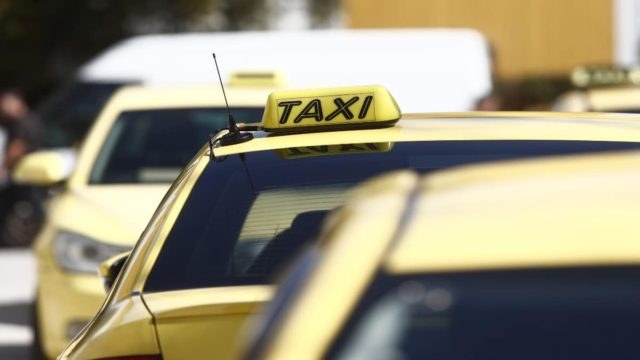 Αυτός είναι ο ταξιτζής που έκλεβε τραπεζικές κάρτες από τους πελάτες του – Στη δημοσιότητα τα στοιχεία του