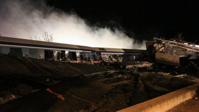 Τέμπη: Δεν υπήρχε ύποπτο φορτίο στο εμπορικό τρένο λένε οι πραγματογνώμονες – Γνήσια τα τρία νέα βίντεο