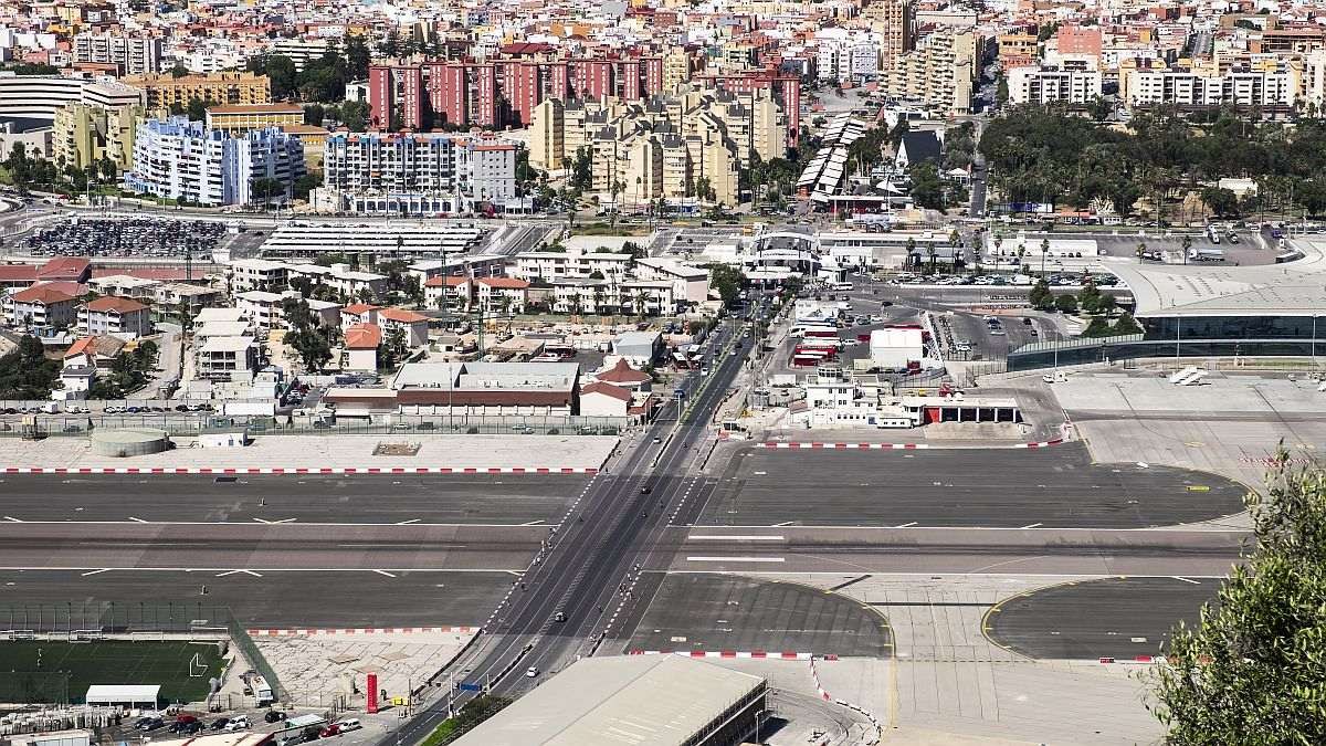 Το όνειρο κάθε ταξιδιώτη: Το αεροδρόμιο που βρίσκεται 15 λεπτά με τα πόδια από το κέντρο της πόλης