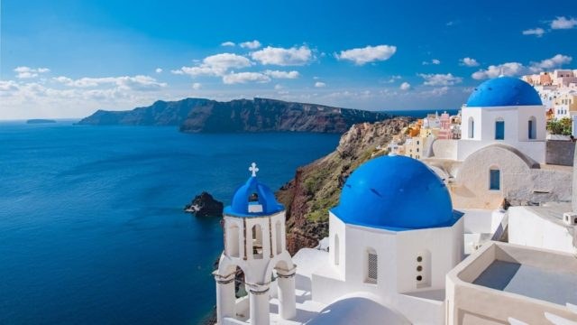 Όχι μόνο το ηφαίστειο: Όλα τα μυστικά που καθιστούν ξεχωριστή τη Σαντορίνη και τον χειμώνα