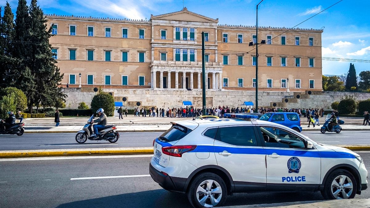 Γνωστός τράπερ κατηγορείται για ενδοοικογενειακή βία: Θρίλερ με την καταγγελία της συντρόφου του