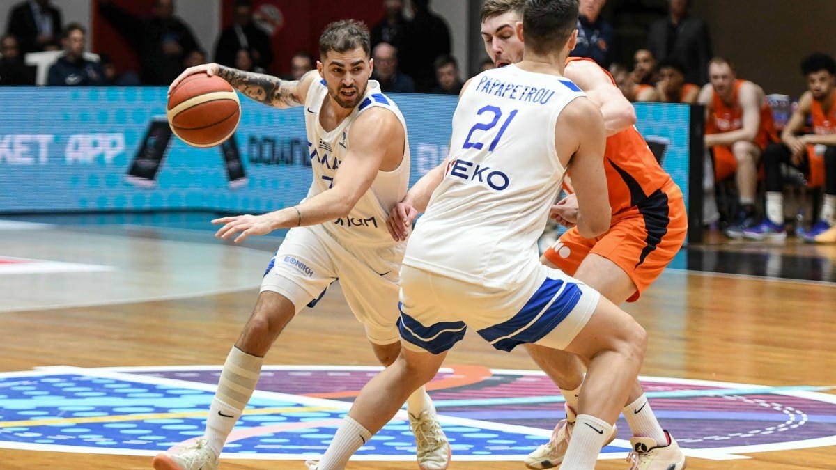 Ελλάδα – Ολλανδία 63-53: «Έκλεισαν» εισιτήριο για τα τελικά του Ευρωμπάσκετ 2025