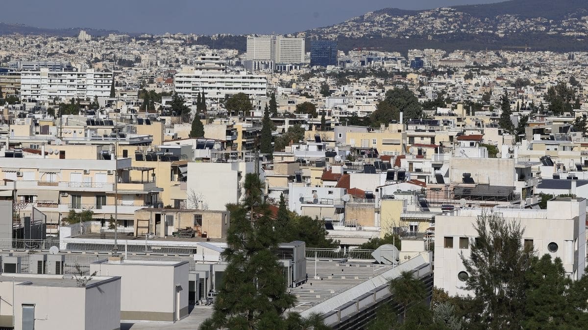 ΕΝΦΙΑ… με δόσεις: Ποιοι έχουν δικαίωμα σε έκπτωση και ποιοι θα πάρουν απαλλαγή