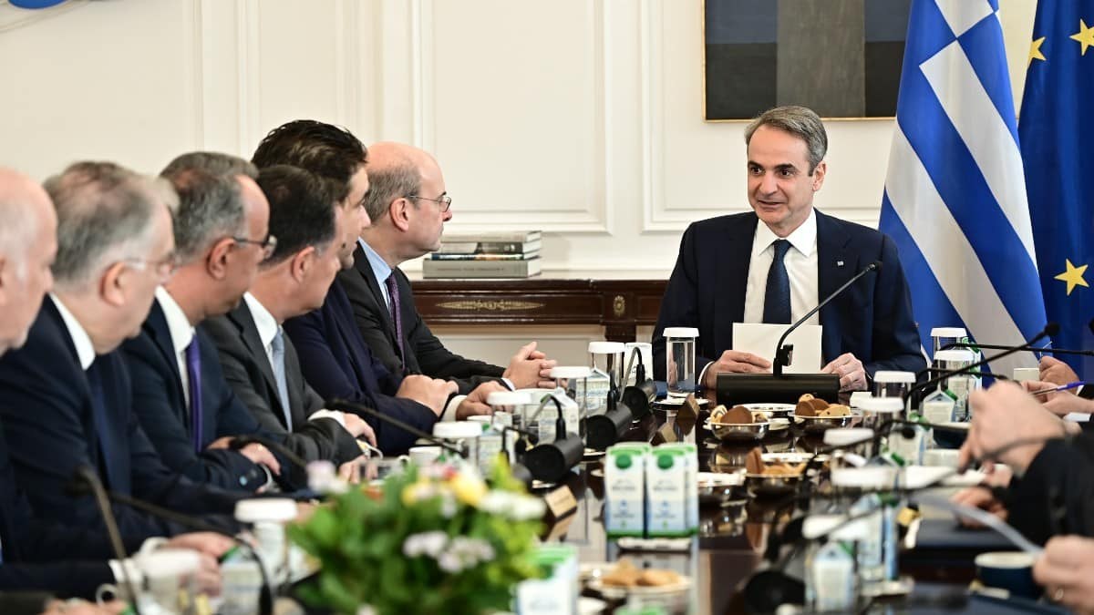 Δημοσκόπηση: Οι πολίτες ζητούν Δικαιοσύνη για τα Τέμπη – ΝΔ και Μητσοτάκης με άνεση μπροστά