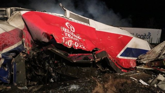 Τέμπη: Θρίλερ με το βίντεο της εμπορικής αμαξοστοιχίας – Οι αντιφάσεις που «πέφτει» η έρευνα