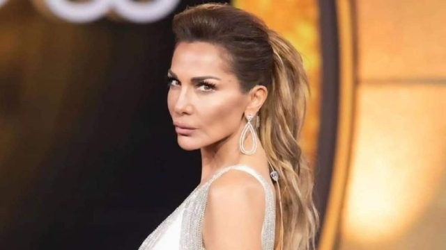 Κανένας Ντέμης και κανένας Μπισμπίκης: Η άγνωστη πρώτη μεγάλη σχέση της Δέσποινας Βανδή κι έφτασε κοντά στο γάμο πριν παντρευτεί τον Νικολαΐδη (photo)