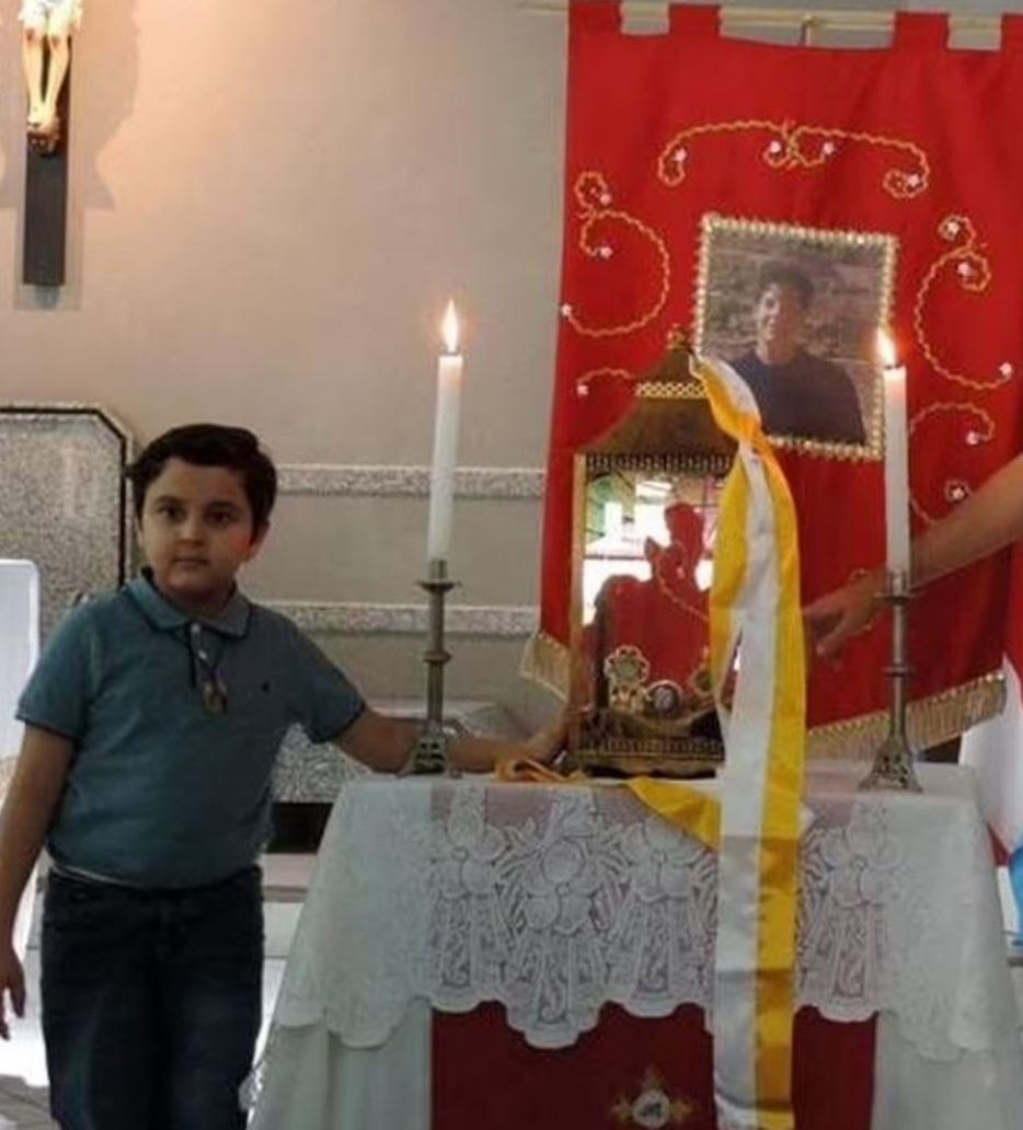 Ο Ματέους Βιάνα από τη Βραζιλία, όταν ήταν 7 ετών και έγινε καλά από "θαύμα"