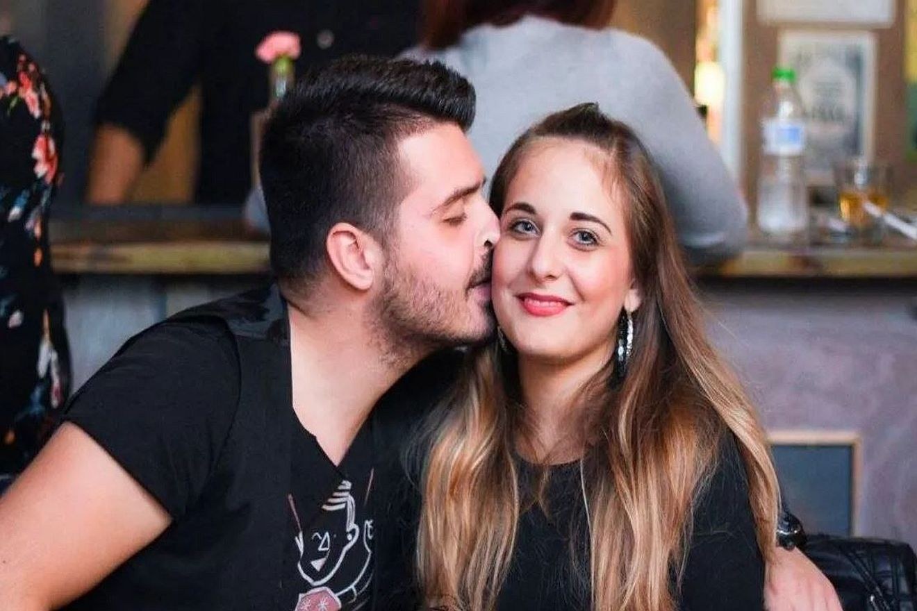 Τροχαίο στον Βόλο: Ραγίζει καρδιές το κοινό κηδειόχαρτο του Κώστα και της Κερασίας