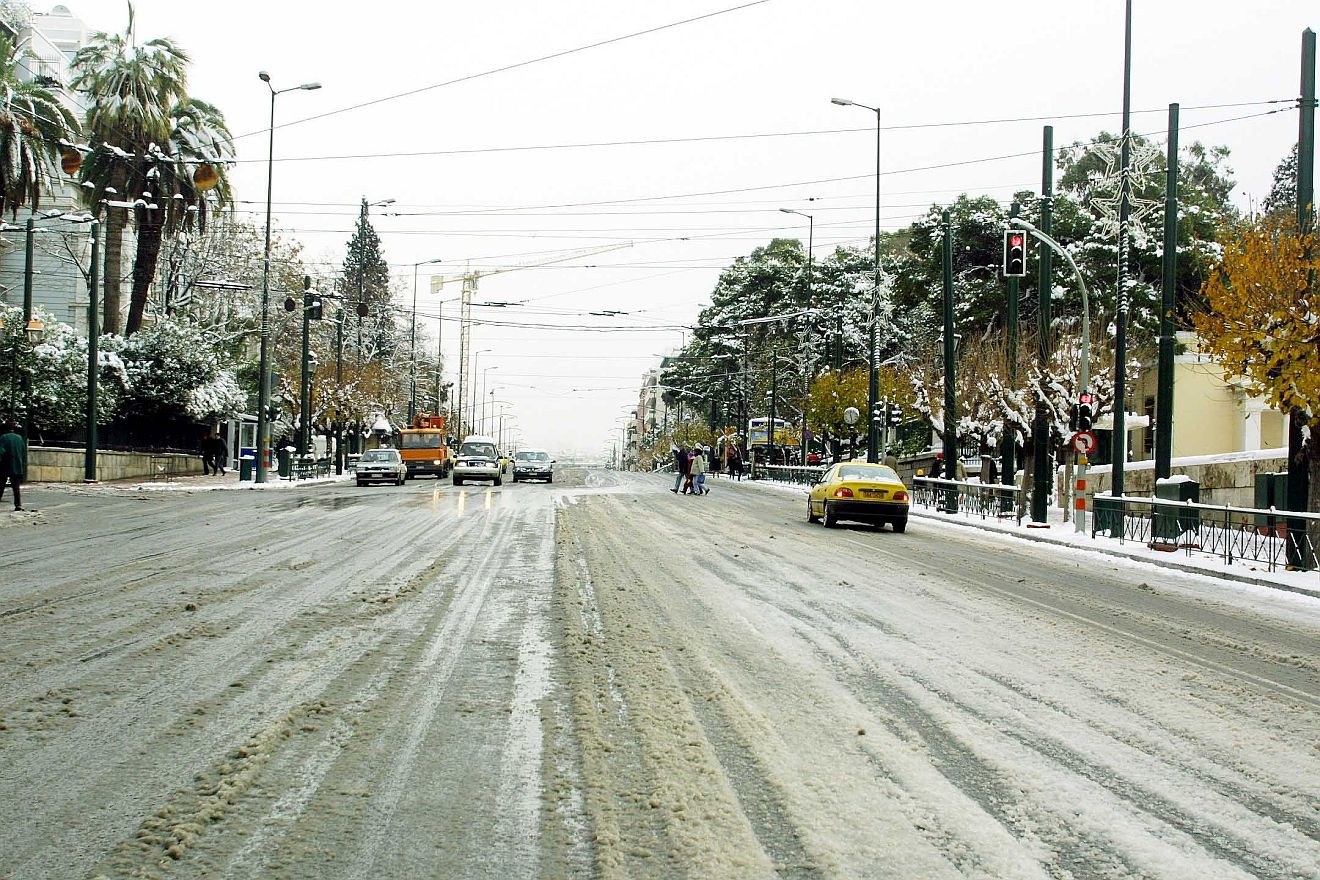 Καιρός: Πόσες φορές έχει χιονίσει Μάρτιο στην Αθήνα; Το ιστορικό 1987 που το «έστρωσε» 8 φορές μέσα στον μήνα