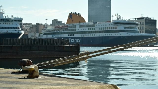 Απαγορευτικό απόπλου από Πειραιά και Ραφήνα λόγω λυσσαλέων ανέμων – Έως και 9 μποφόρ
