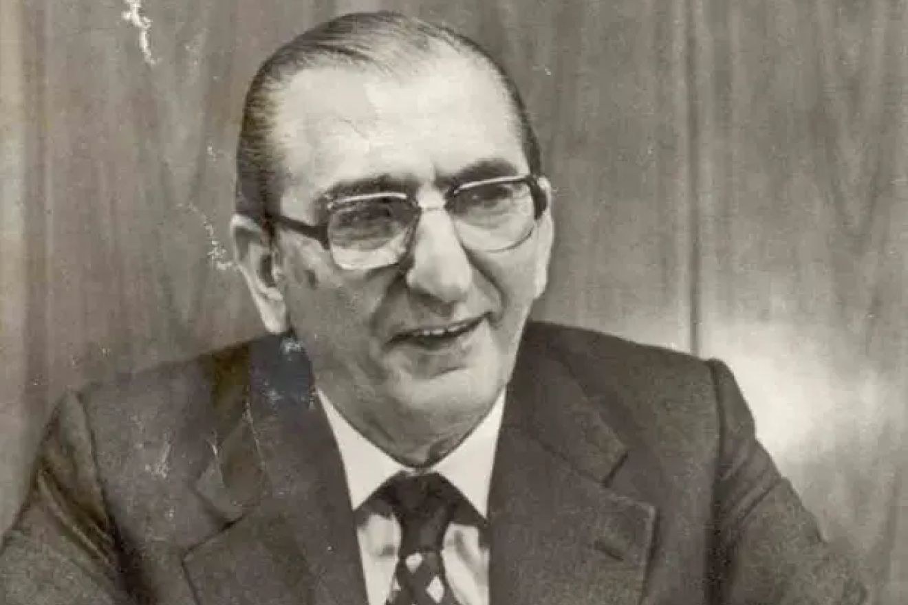 Τζώρτζης Αθανασιάδης: Δολοφονείται μέσα στο γραφείο του ο εκδότης της Βραδυνής – Το έγκλημα δεν έχει εξιχνιαστεί μέχρι σήμερα…