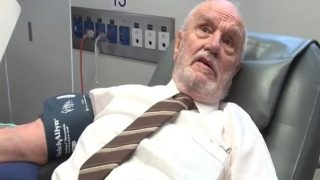 Αυστραλία: «Έφυγε» από τη ζωή ο εθελοντής αιμοδότης που έσωσε πάνω από 2,4 εκατομμύρια μωρά
