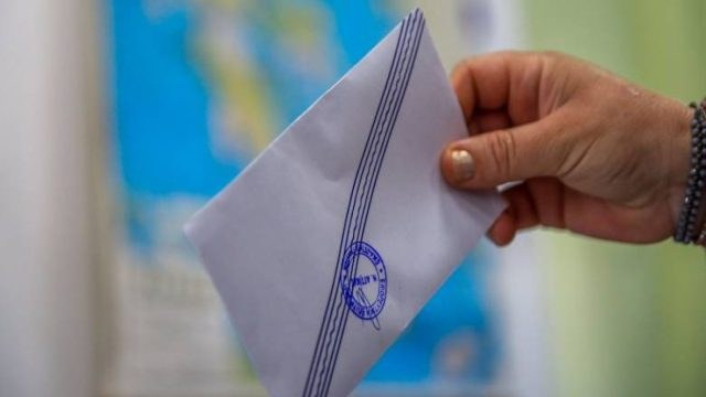 Δημοσκόπηση MRB: Η ΝΔ διατηρεί προβάδισμα 11,3% έναντι του ΠΑΣΟΚ παρά την δυσαρέσκεια για τα Τέμπη
