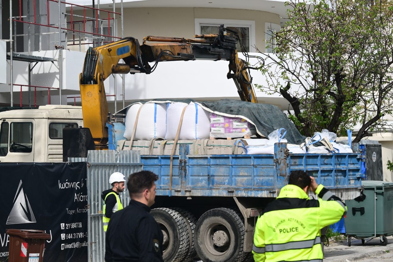 Εργατικό δυστύχημα στη Βούλα: Συνελήφθησαν οι δύο εργολάβοι – Οδηγούνται στον εισαγγελέα