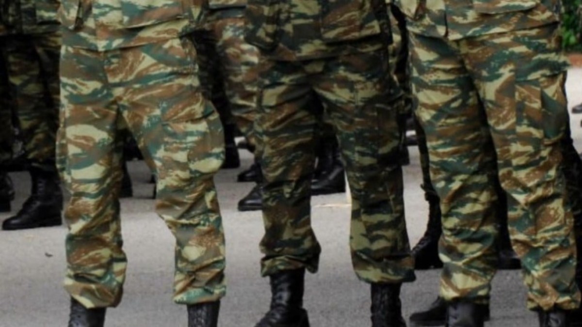 Το ανέκδοτο της ημέρας (25/3): Οι φαντάροι και ο θάμνος – «Εκεί δεν άντεξα και φώναξα»
