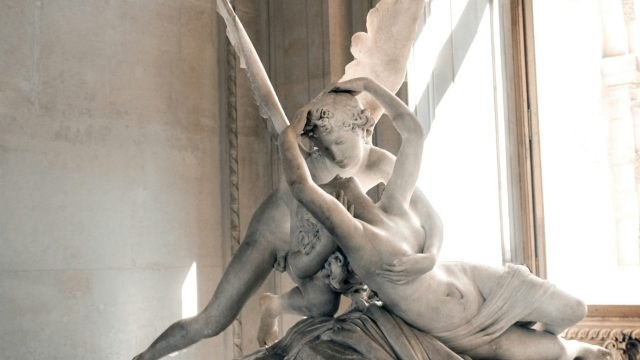 «Αδαμιαία περιβολή»: Τι σημαίνει η φράση;