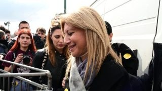 Μαρία Καρυστιανού: «Είμαστε δυνατοί, τα δακρυγόνα δεν είναι Δικαιοσύνη κύριε πρωθυπουργέ»