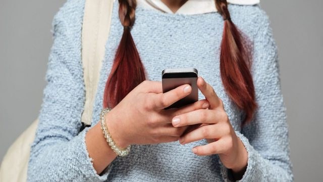 Google: Nέα εργαλεία θα επιτρέπουν στους γονείς να απενεργοποιούν εφαρμογές στα κινητά των παιδιών σε ώρες σχολείου