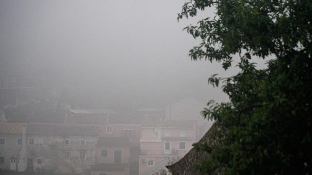 Αινιγματικό πέπλο ομίχλης από τα Κύθηρα ως τον Σαρωνικό – Τι είναι το φαινόμενο που εντυπωσίασε την Αθήνα