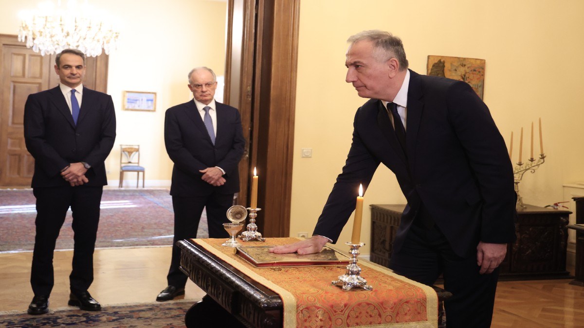 Ανέλαβε καθήκοντα ο Σταύρος Καλαφάτης: Ορκίστηκε νέος υφυπουργός Ανάπτυξης