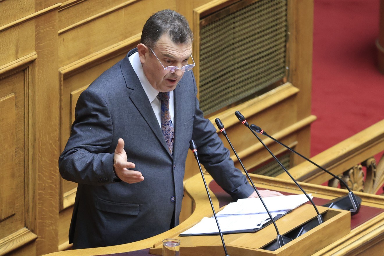 Στην Νίκη είναι… λίγο ευαίσθητοι: Όταν πολυτεύτρια του κόμματος χαστούκισε σε εκκλησία βουλευτή της ΝΔ και ο Παπαδόπουλος τη δικαιολόγησε