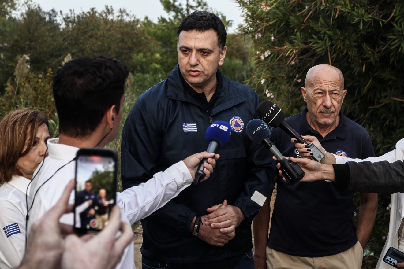 Βασίλης Παπαγεωργίου: Ποιος είναι ο ΓΓ Πολιτικής Προστασίας που έβγαλε… στη σέντρα ο Μητσοτάκης για τα Τέμπη – Ο ρόλος του την νύχτα της τραγωδίας και το Μάτι