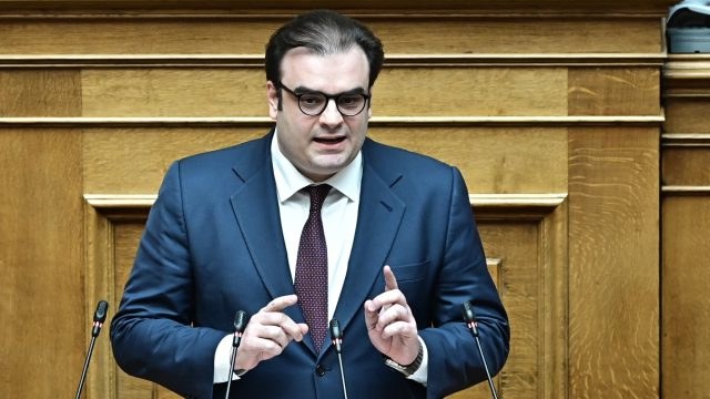 Πιερρακάκης: Το Δημόσιο παραιτείται από τις εφέσεις για τις αποζημιώσεις σε Μάνδρα και Μάτι