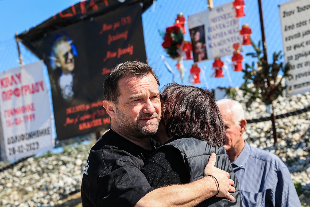 Τέμπη: «Από φάπα σε φάπα την πας – Μέσα σε όλα τα μπερδέματα είσαι» – Διχασμένο το X για τη στάση του Νίκου Πλακιά