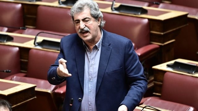 Δύσπιστος, πολύ δύσπιστος ο Πολάκης με πρόσφατη δημοσκόπηση