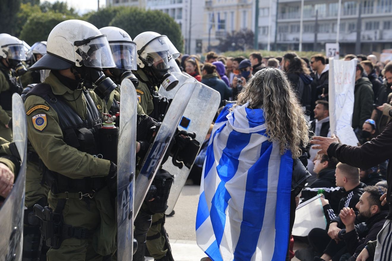 Συλλαλητήριο για τα Τέμπη: Για κακούργημα διώκονται οι συλληφθέντες για τα επεισόδια – Στο αυτόφωρο τα μέλη του Ρουβίκωνα