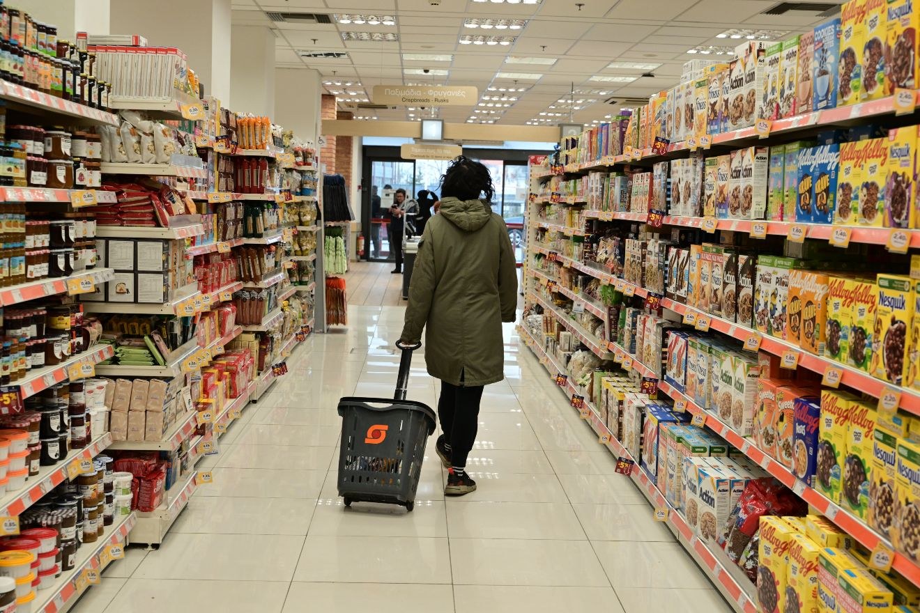 Στροφή των καταναλωτών σε ελληνικά προϊόντα – Τι αλλάζει στις αγορές